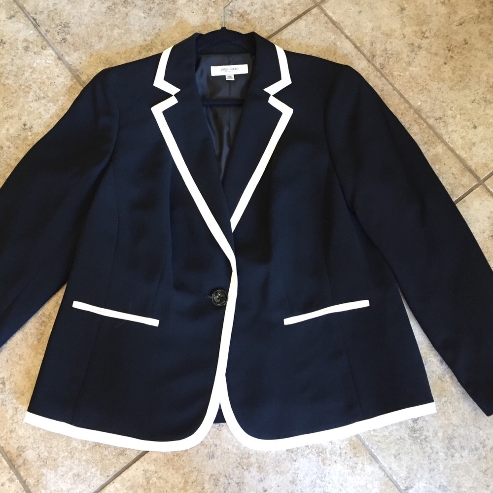 Jones Studio Black Blazer NWT 16W